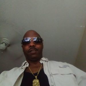 Meet your Posher, Troy